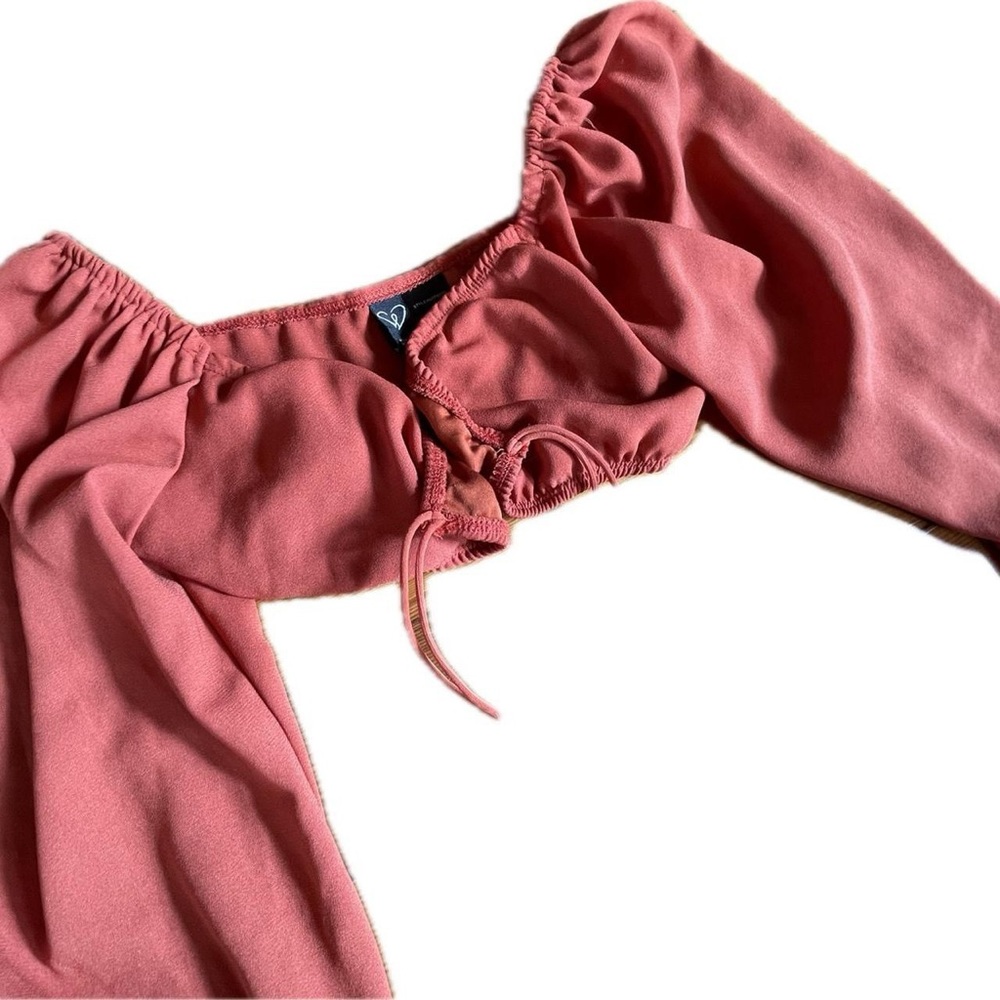 Long sleeve crop top